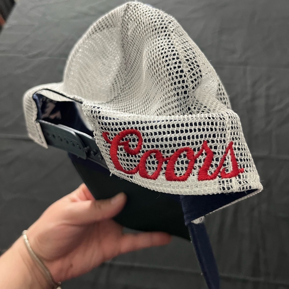 YETI Dark Blue and White trucker hat - Picture 3 of 4